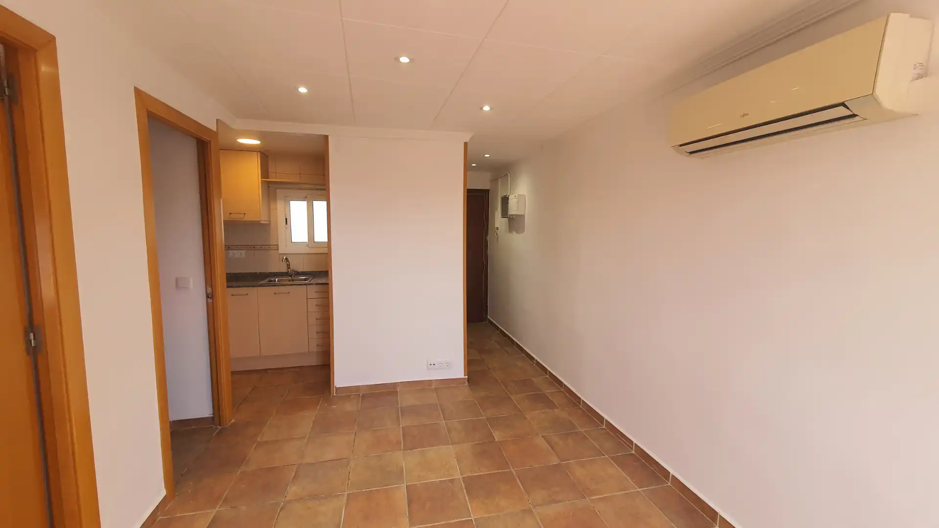 Cocina de Ático en venta en L'Hospitalet de Llobregat con Aire acondicionado, Calefacción y Terraza