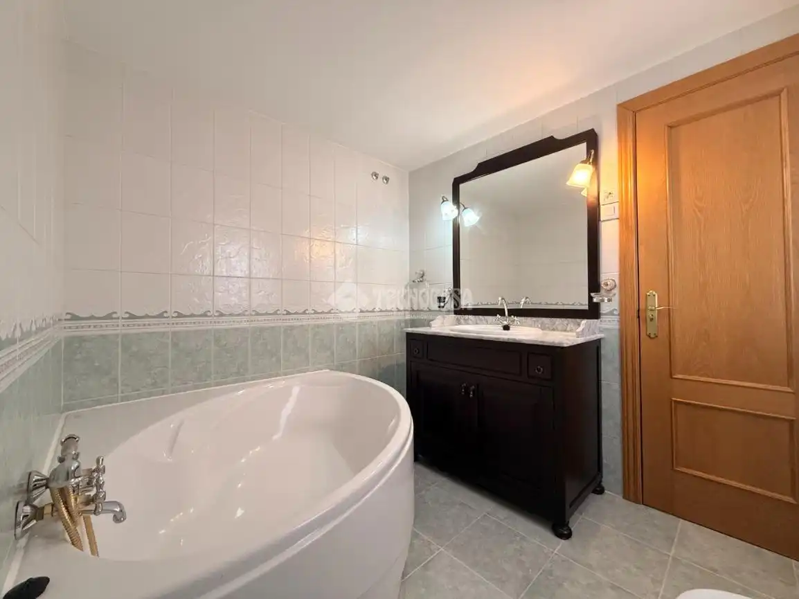 Semi-detached house for sale in Alovera, imagen 21