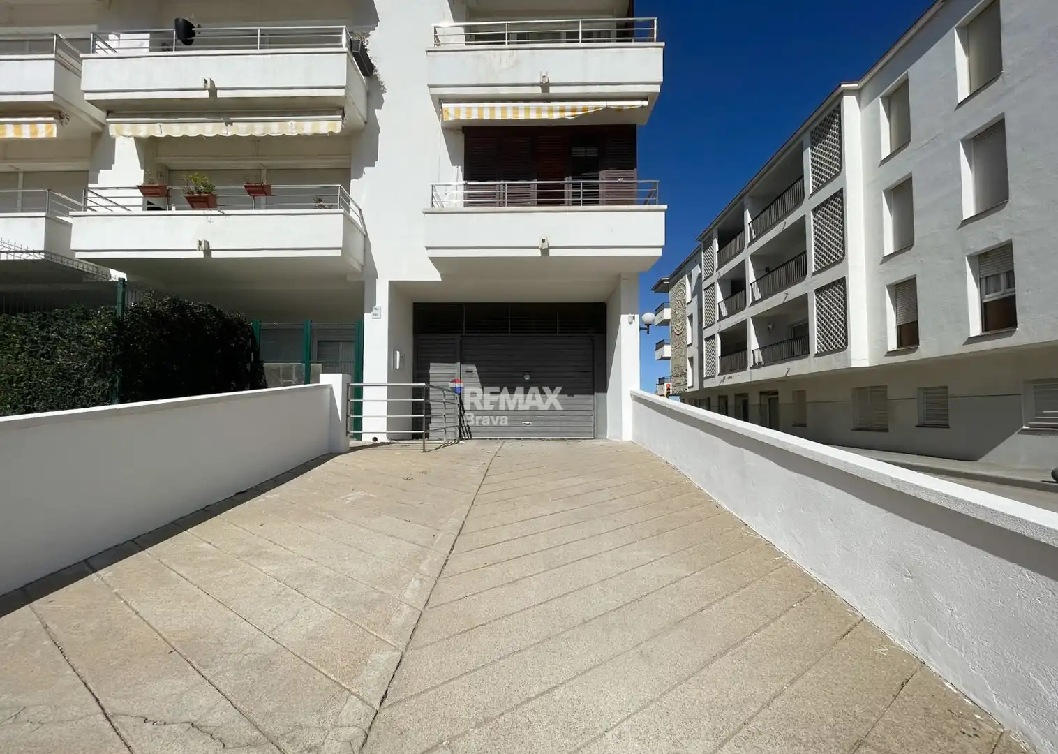 Vista exterior de Àtic en venda en El Port de la Selva amb Aire condicionat, Calefacció i Terrassa