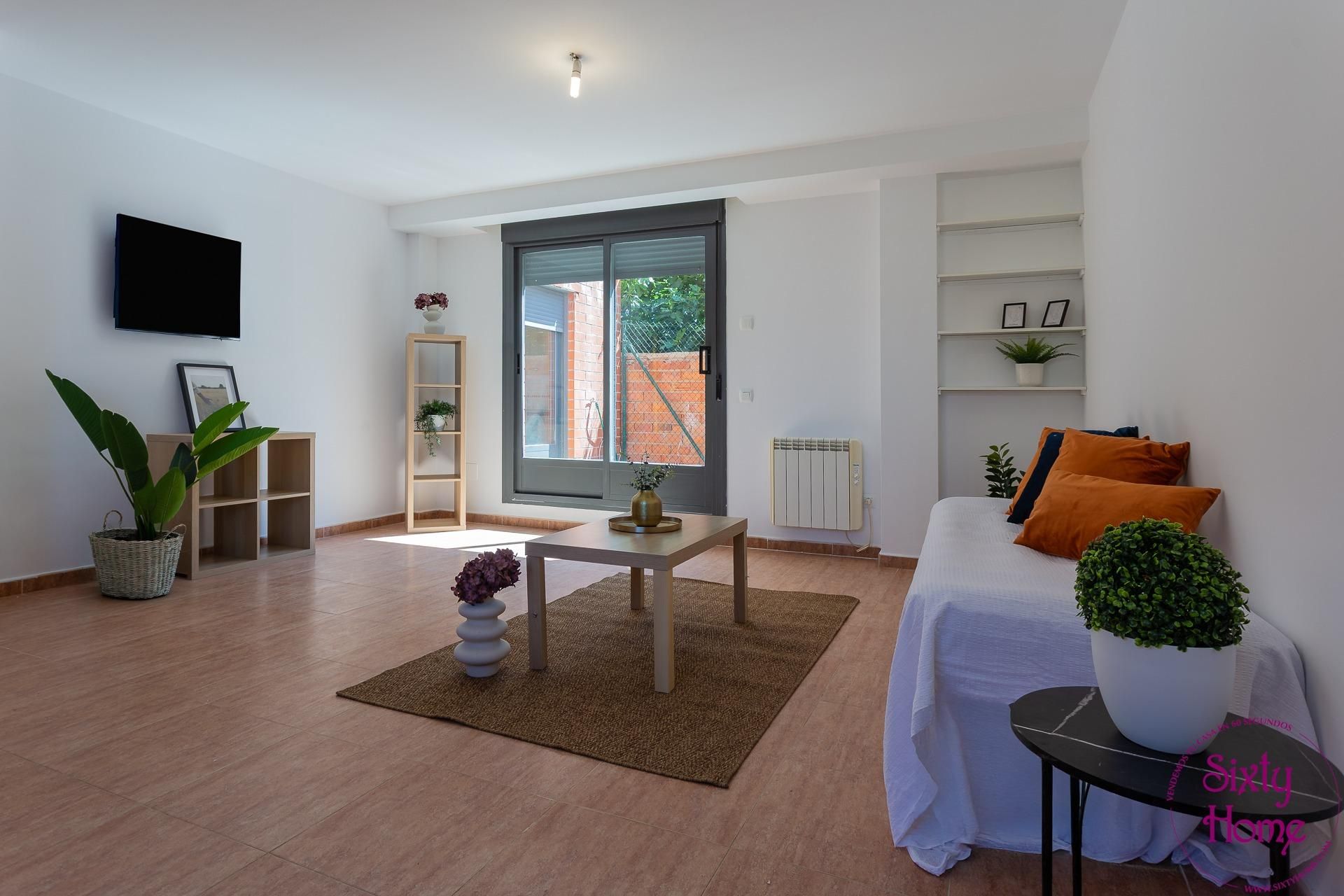 Sala d'estar de Casa adosada en venda en Pinseque amb Calefacció, Terrassa i Balcó