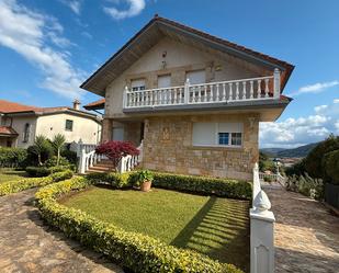 Vista exterior de Casa o xalet en venda en Arnuero amb Calefacció, Jardí privat i Terrassa