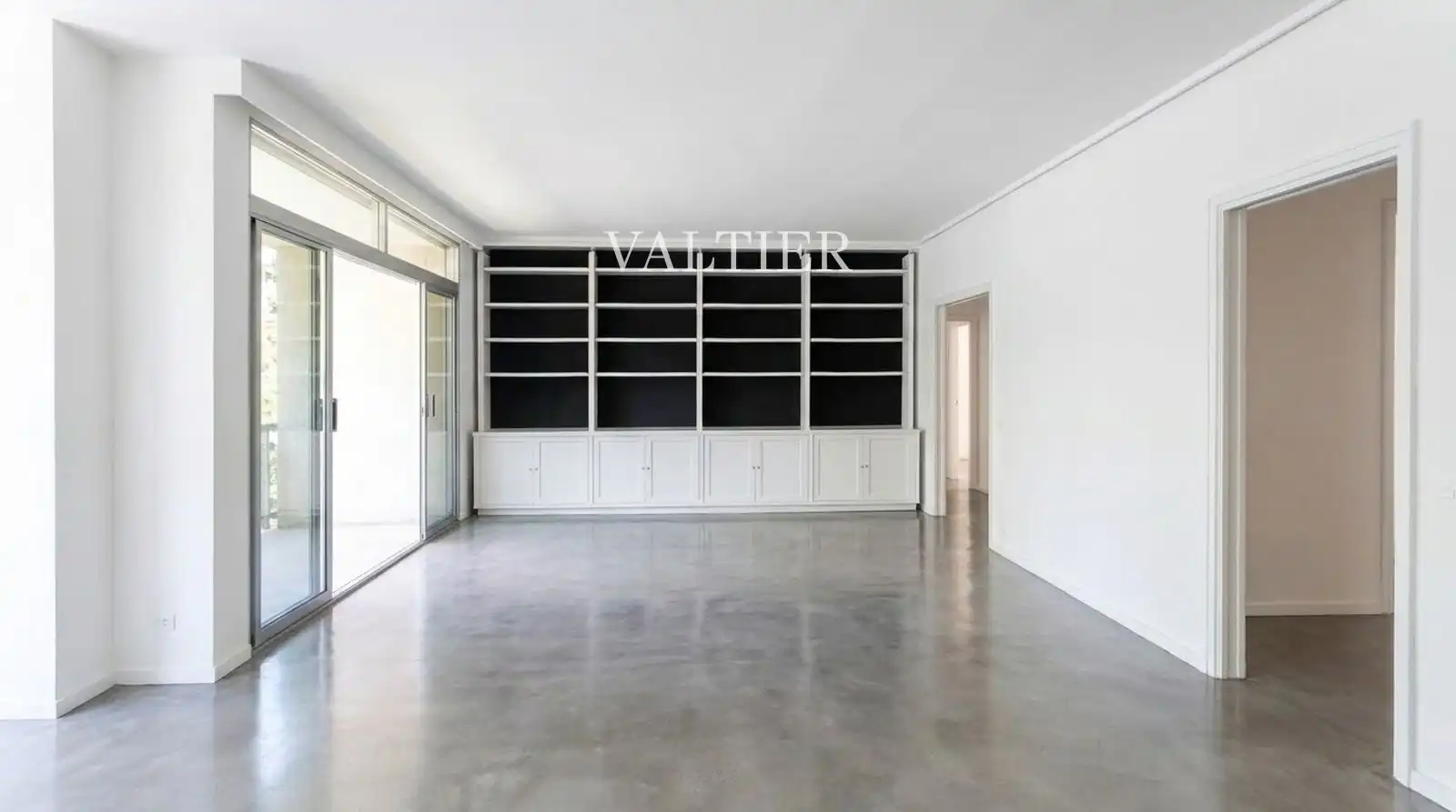 Flat with lift for sale in Enrique Larreta