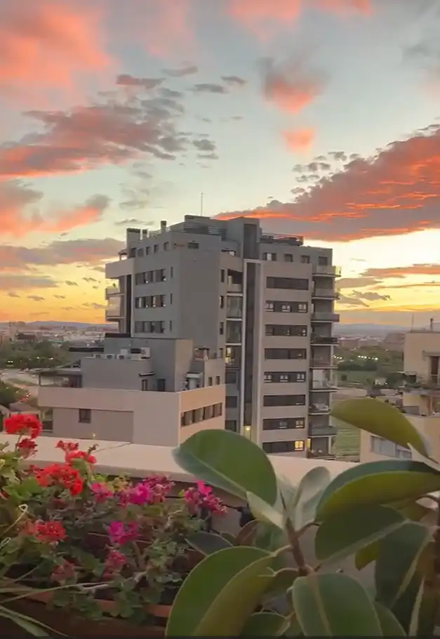 Vista exterior de Ático en venta en Valencia con Aire acondicionado, Calefacción y Jardín privado