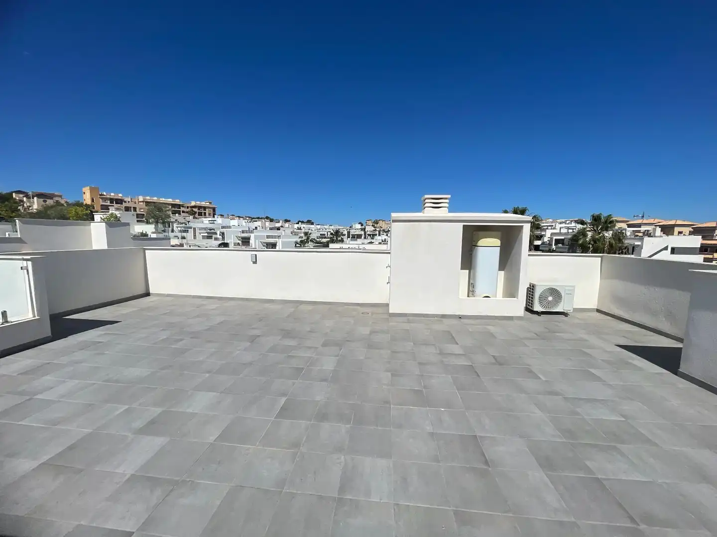 Terrassa de Apartament en venda en Orihuela amb Aire condicionat, Moblat i Piscina comunitària