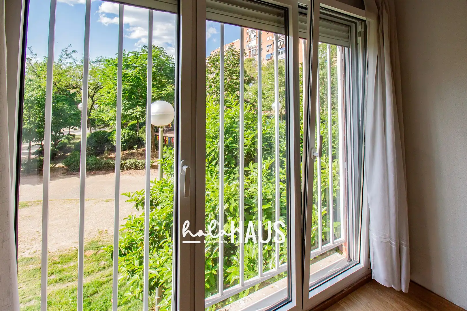 Bedroom of Flat for sale in Madrid  with Air Conditioner, Heating and Storage room