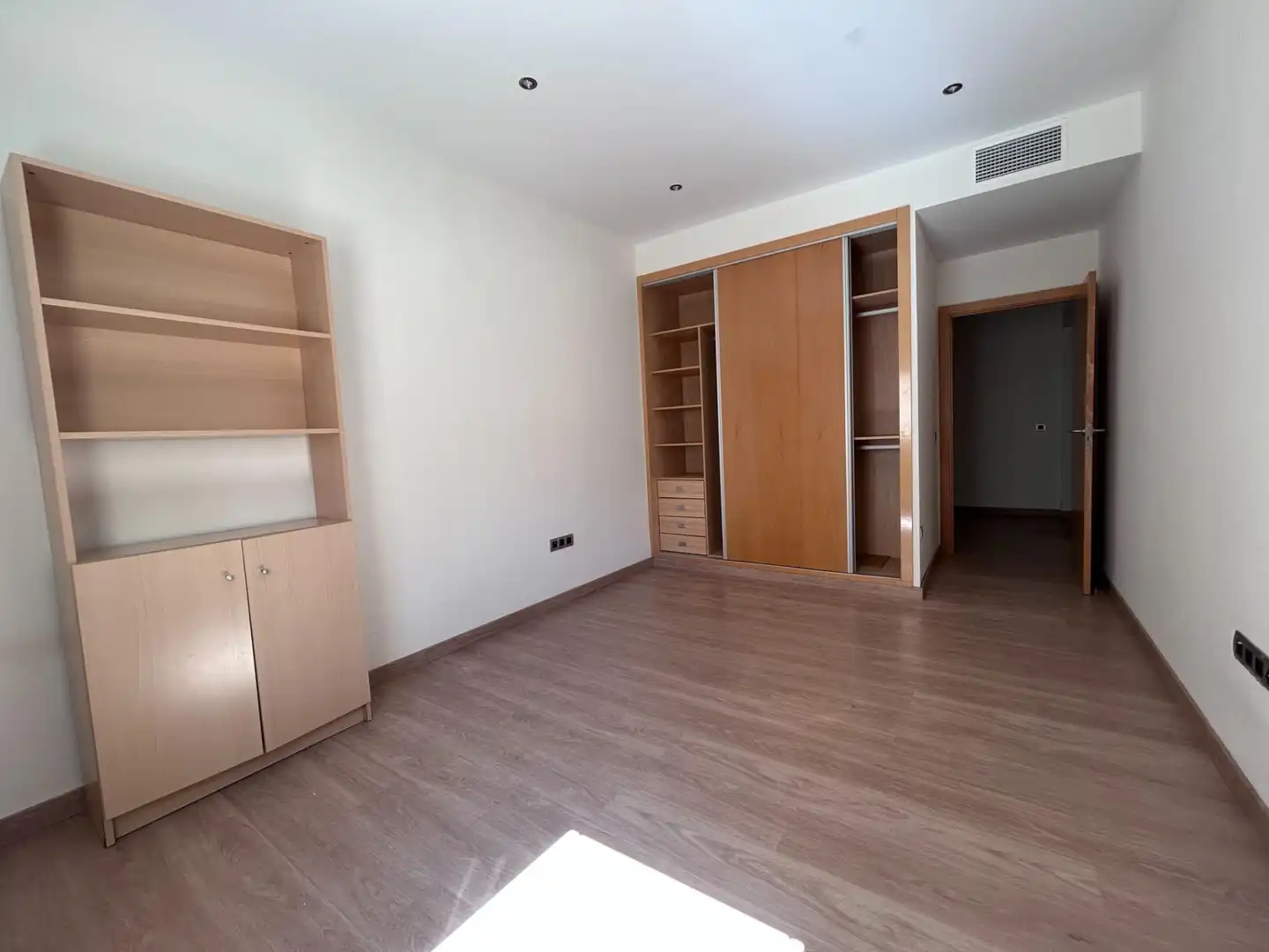 Bedroom of Flat for rent in Madrid  with Air Conditioner and Heating