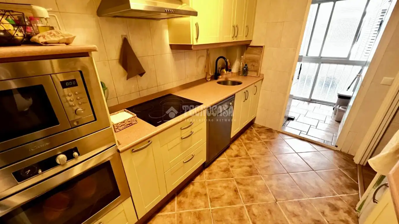 Cocina de Piso en venta en Alcalá de Henares con Aire acondicionado, Calefacción y Terraza
