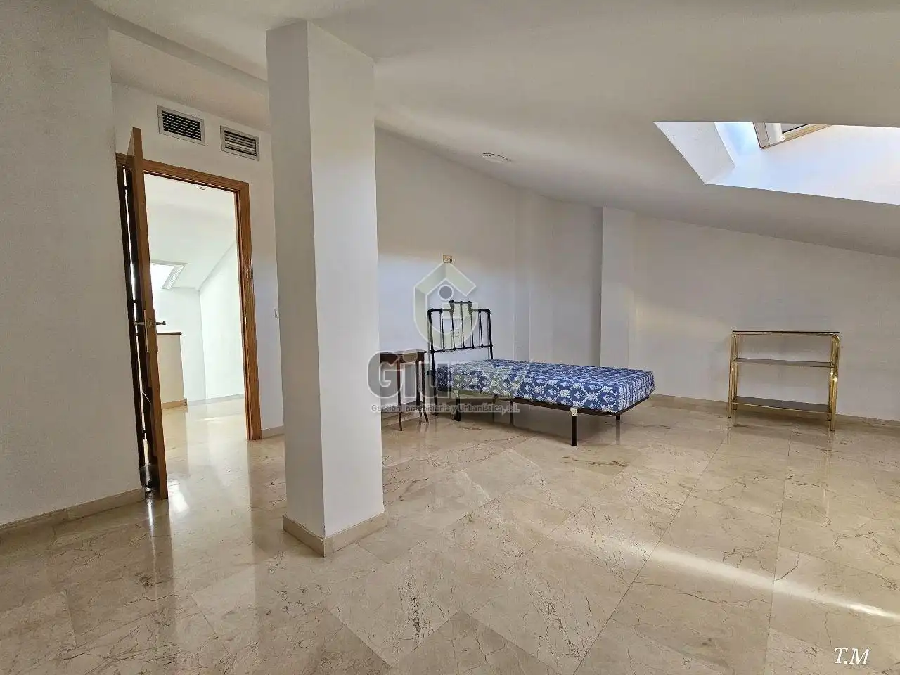 Habitación de Dúplex de alquiler en Cáceres con Aire acondicionado, Calefacción y Terraza