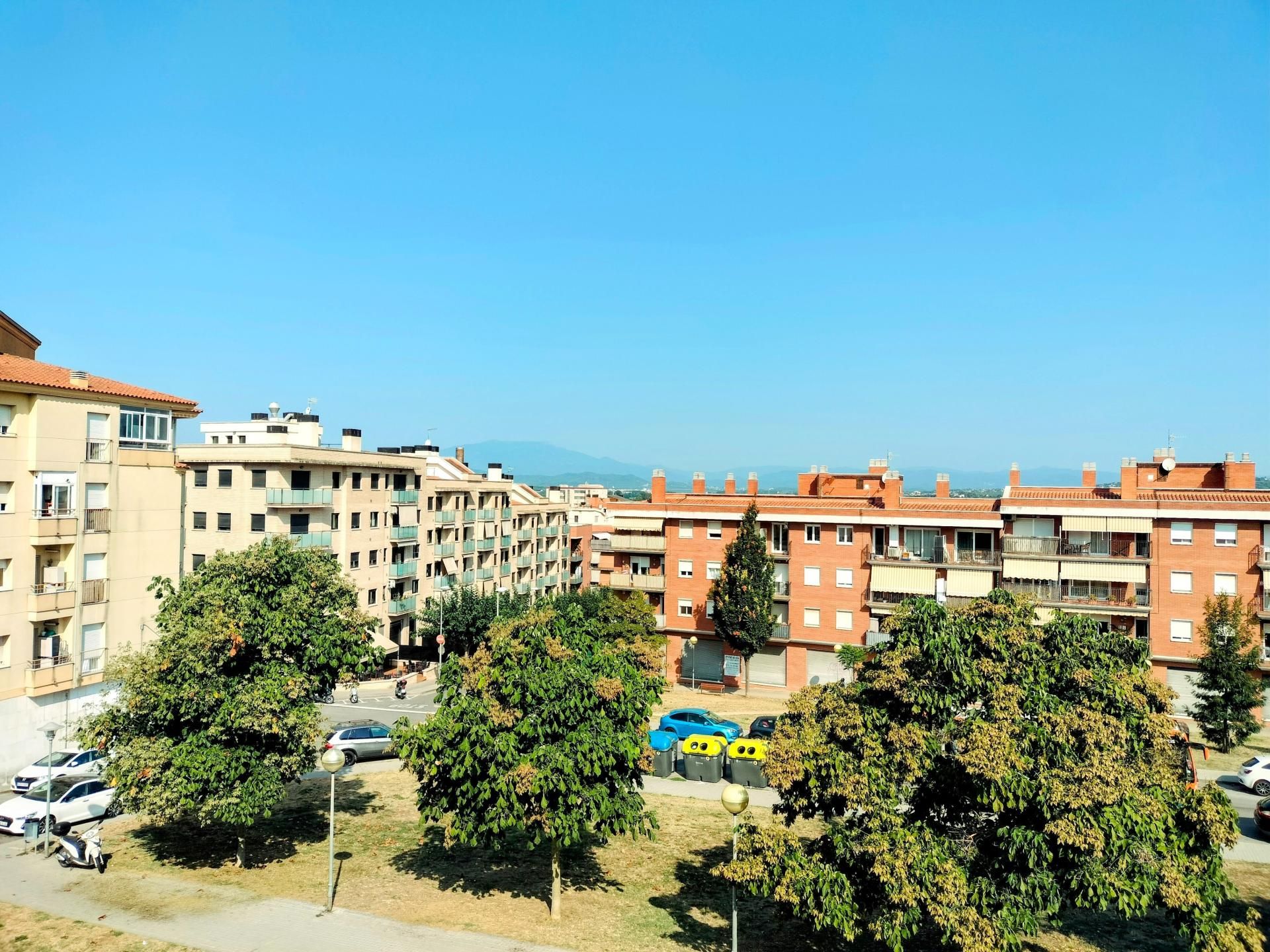 Vista exterior de Casa adosada en venda en Blanes amb Terrassa