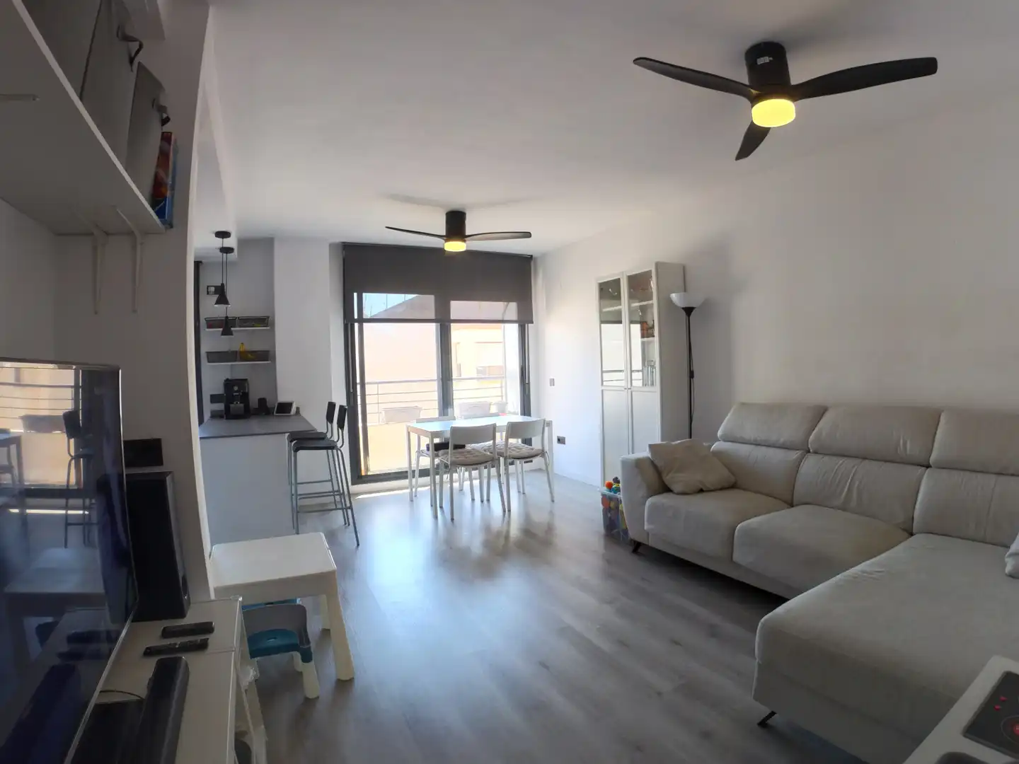 Sala d'estar de Dúplex en venda en Castellón de la Plana / Castelló de la Plana amb Aire condicionat, Terrassa i Traster