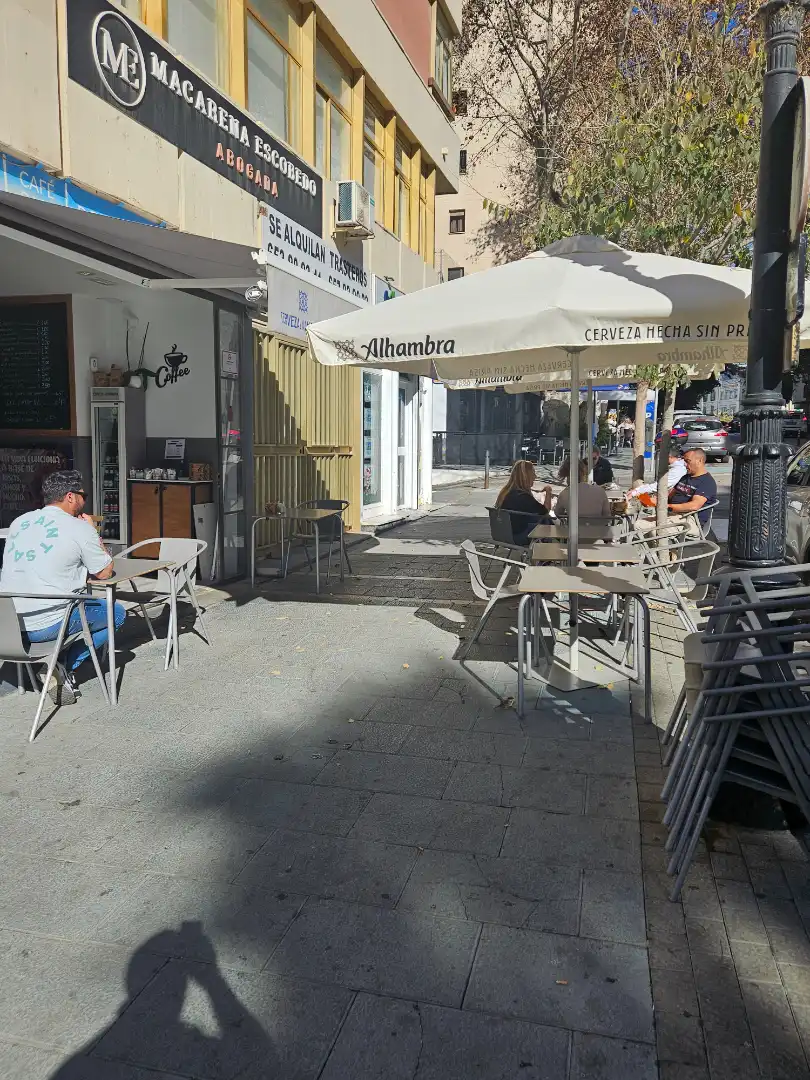 Vista exterior de Local en traspaso en Marbella con Aire acondicionado, Terraza y Amueblado
