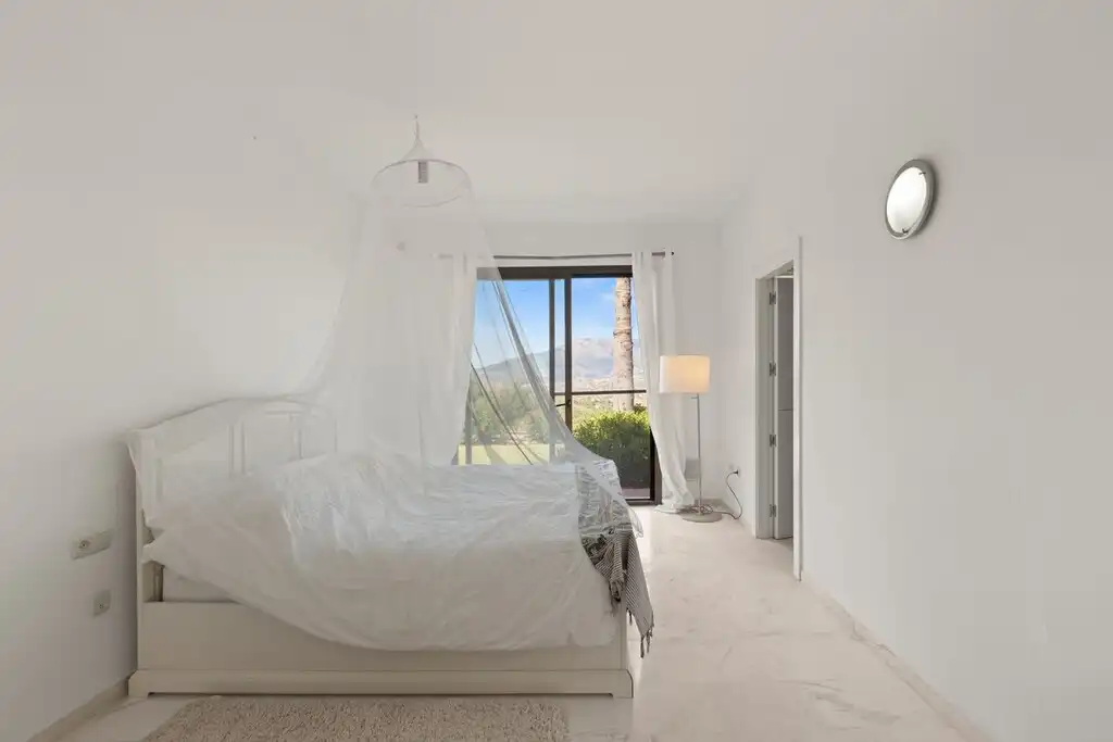Habitación de Planta baja en venta en Ojén con Aire acondicionado, Jardín privado y Terraza