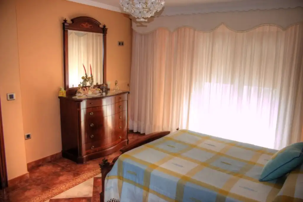 Dormitori de Casa adosada en venda en Casarabonela amb Aire condicionat, Jardí privat i Terrassa