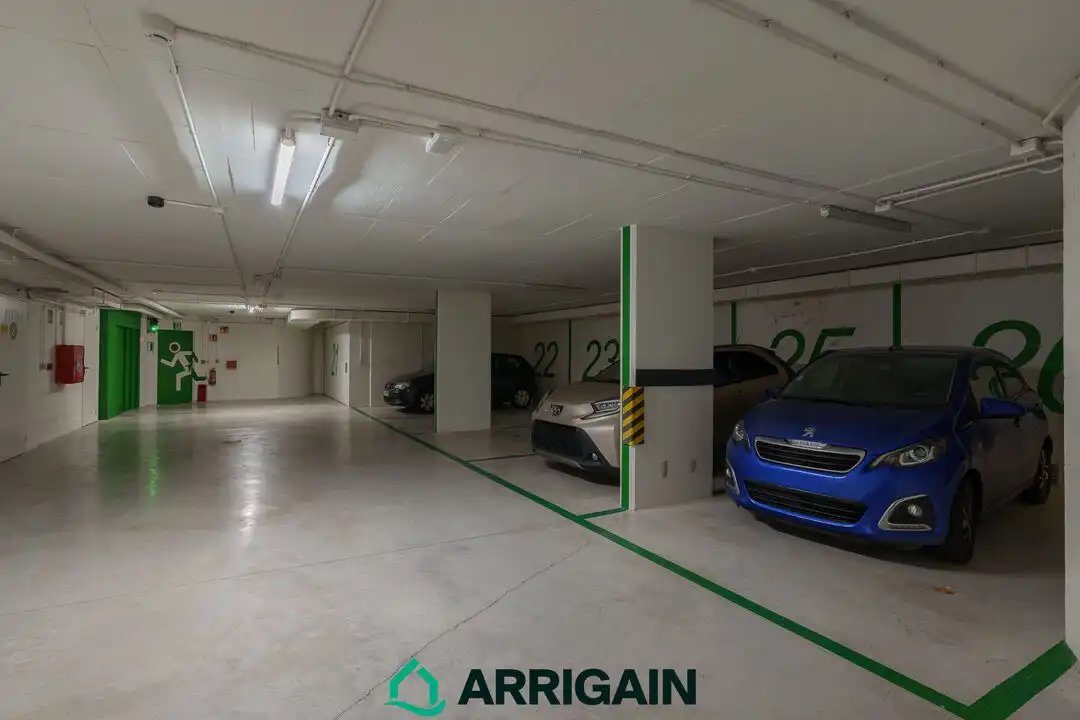 Parking de Piso en venta en Donostia - San Sebastián  con Calefacción, Terraza y Trastero