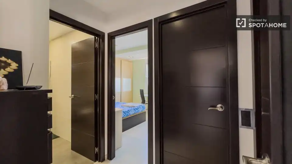Flat for share in Barcelona  with Air Conditioner, Heating and Furnished