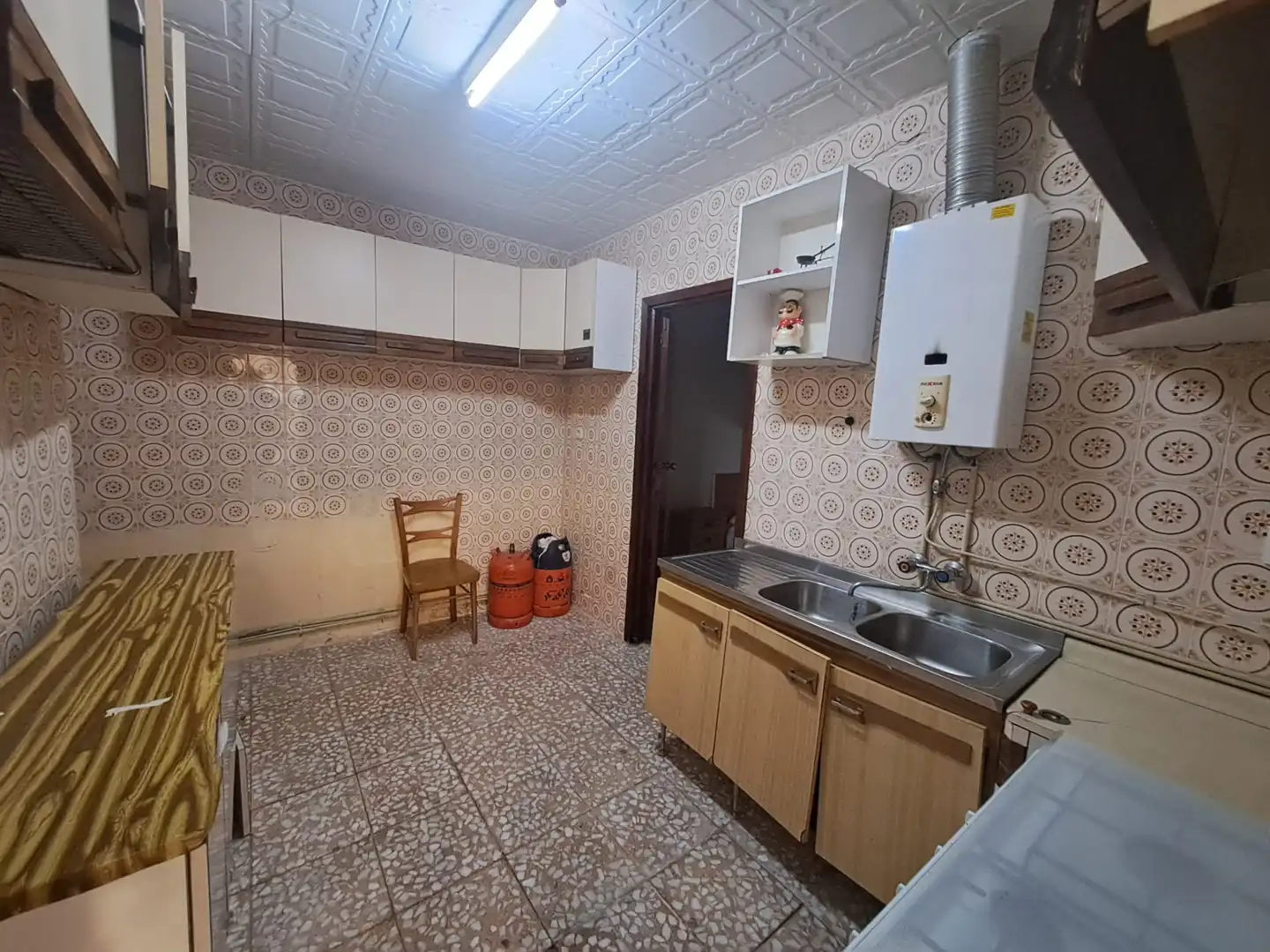 Cuina de Casa o xalet en venda en Puertollano amb Calefacció, Terrassa i Traster
