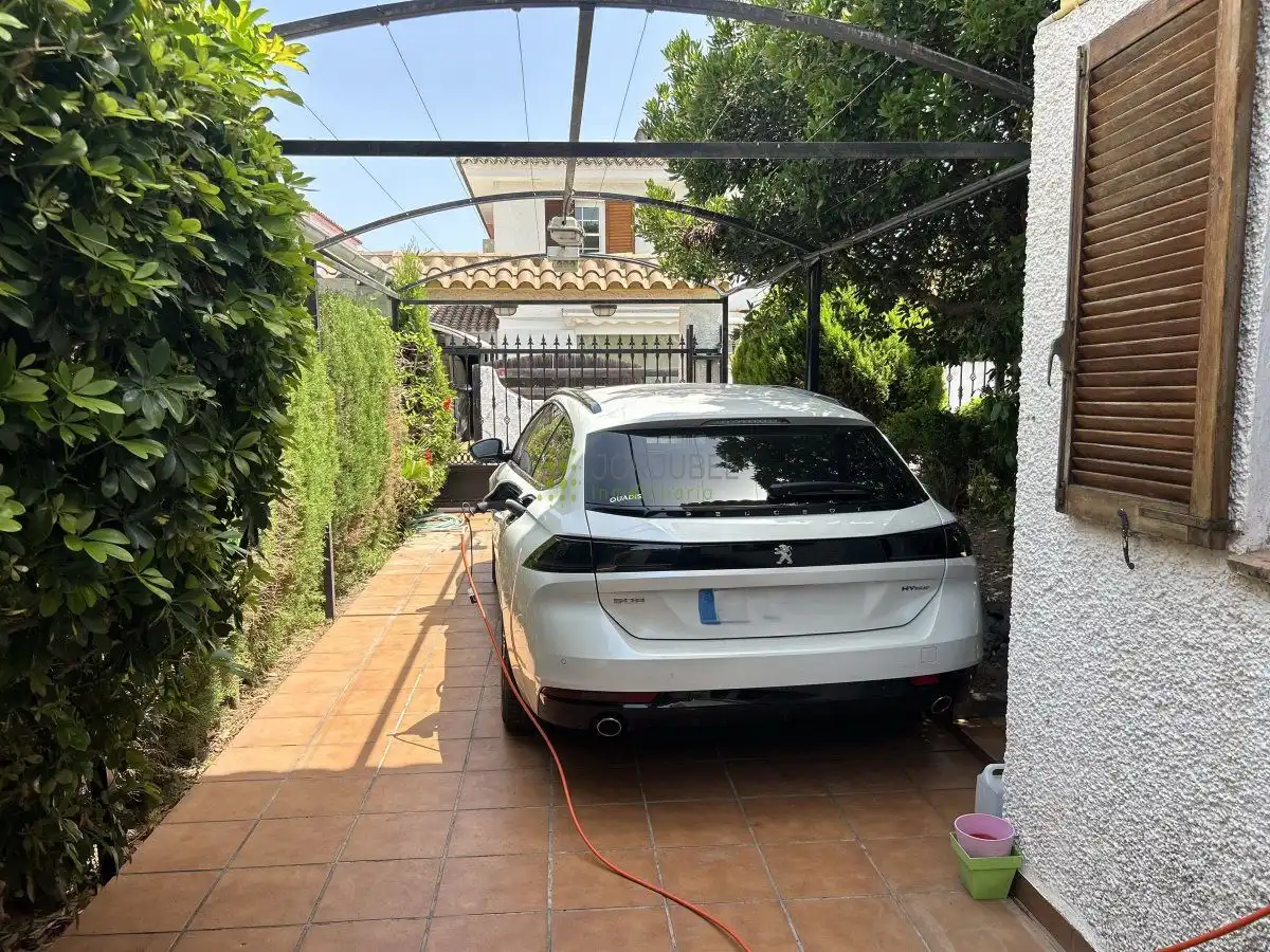 Aparcament de Casa o xalet en venda en Benicasim / Benicàssim amb Terrassa i Piscina