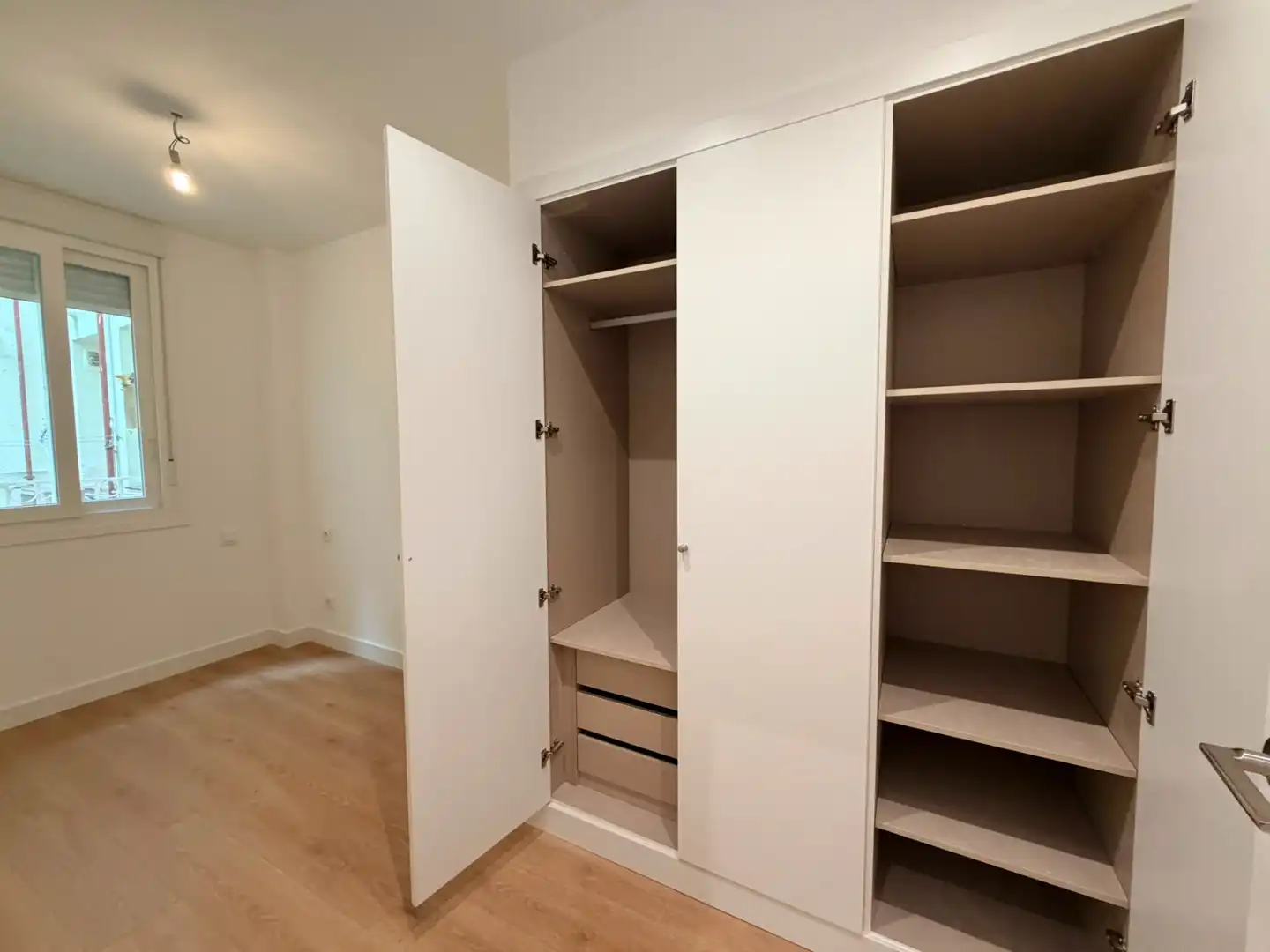 Flat with lift for sale in Calle de Santa Engracia, imagen 4