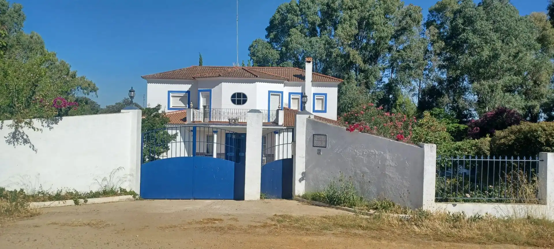 Vista exterior de Casa o chalet en venta en Castilblanco de los Arroyos con Aire acondicionado, Jardín privado y Terraza