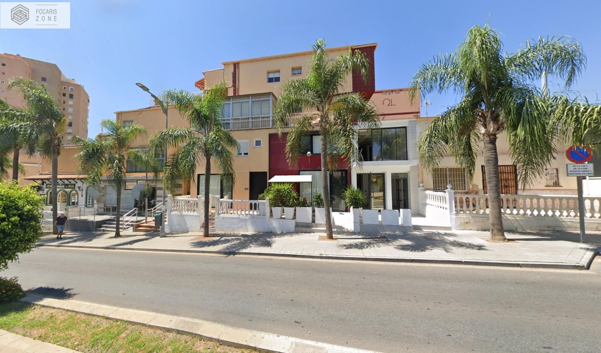 Vista exterior de Estudi en venda en Torremolinos amb Aire condicionat, Terrassa i Balcó