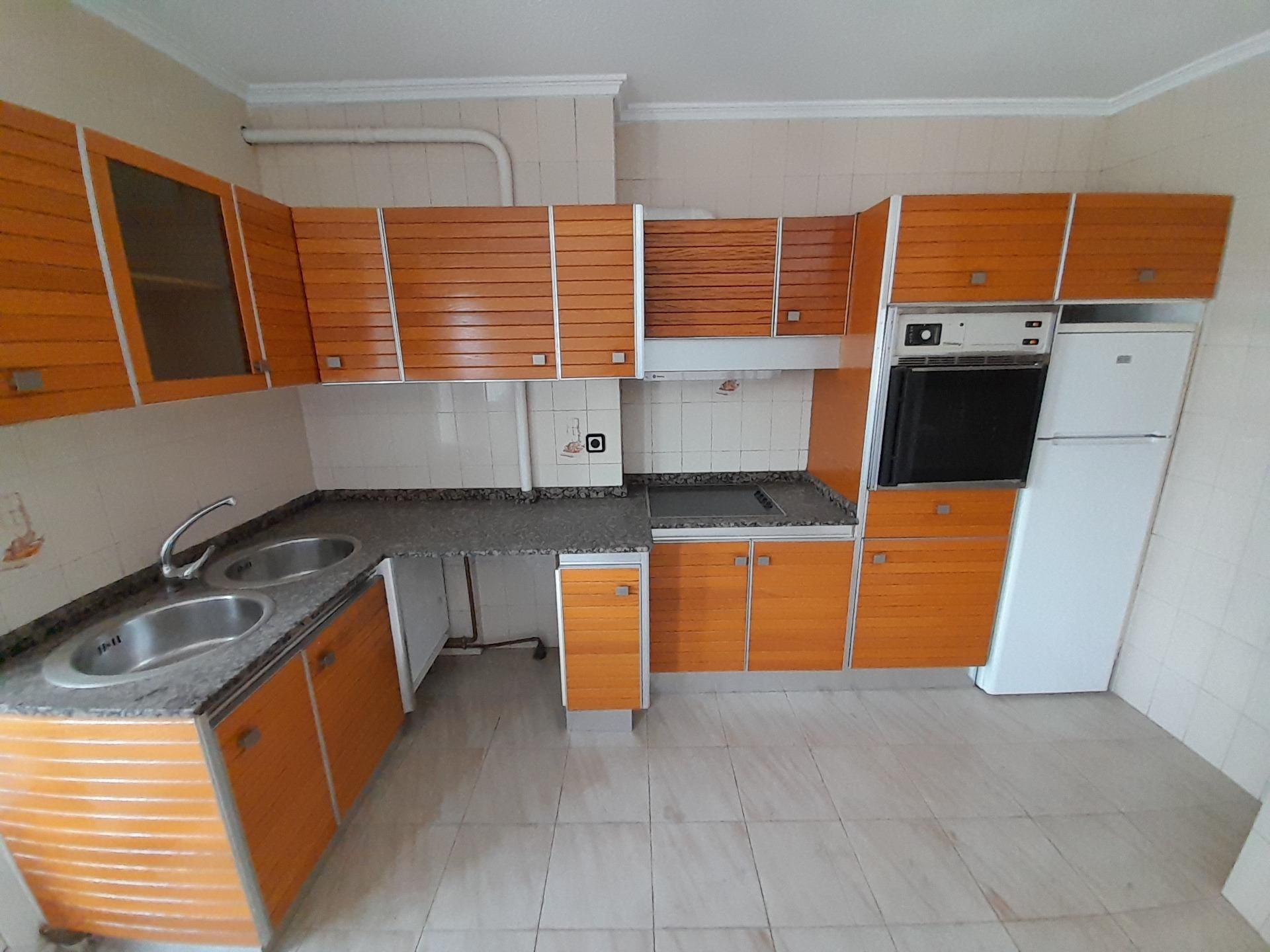 Kitchen of Flat for sale in Ponferrada  with Heating, Terrace and Storage room