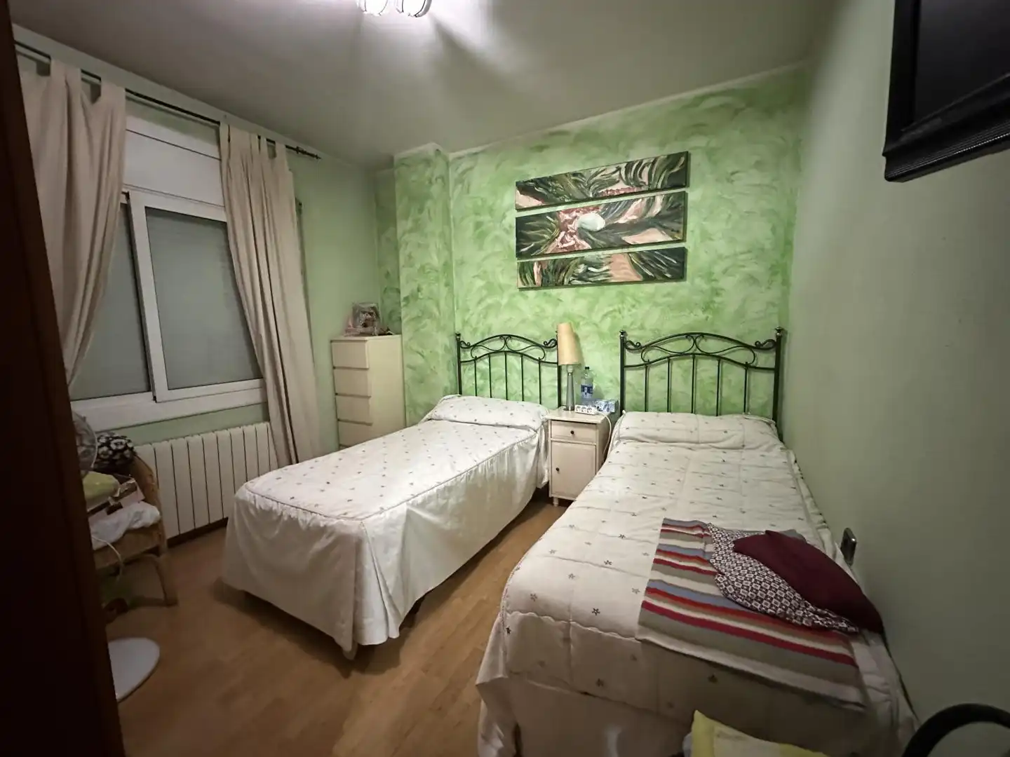 Dormitori de Apartament en venda en Barcelona amb Aire condicionat, Calefacció i Terrassa