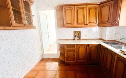 Cuina de Casa adosada en venda en Antequera amb Traster i Balcó