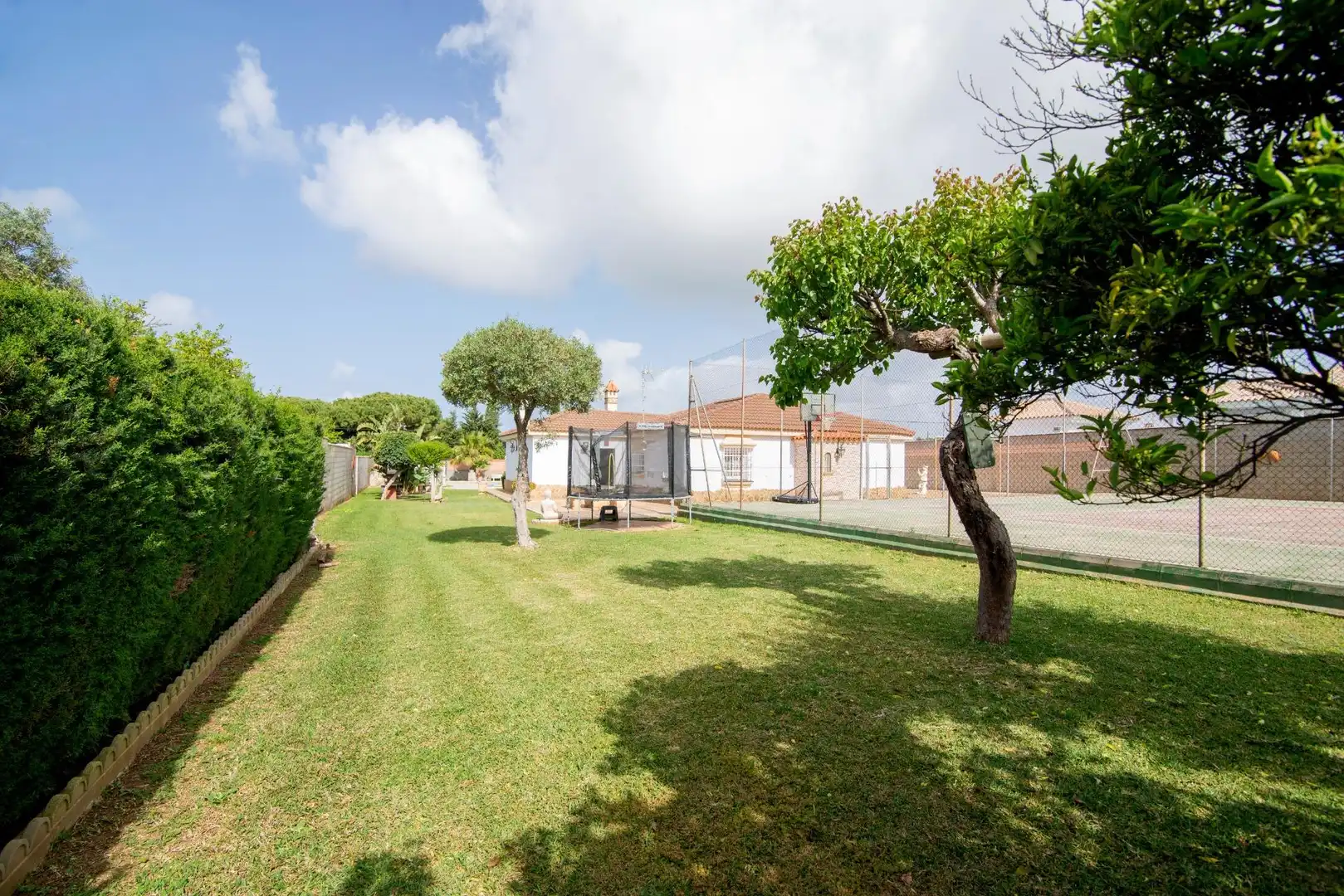 Garden of Houses for sale in Chiclana de la Frontera  with Air Conditioner, Private garden and Storage room