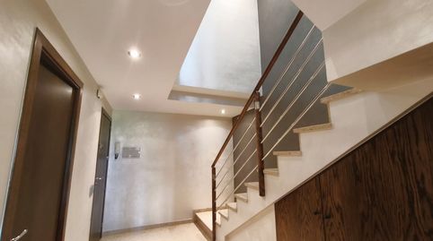 Amplio dúplex invertido DE 133 M2 construidos y de 3 dormitorios dobles en venta en Vic Caputxins