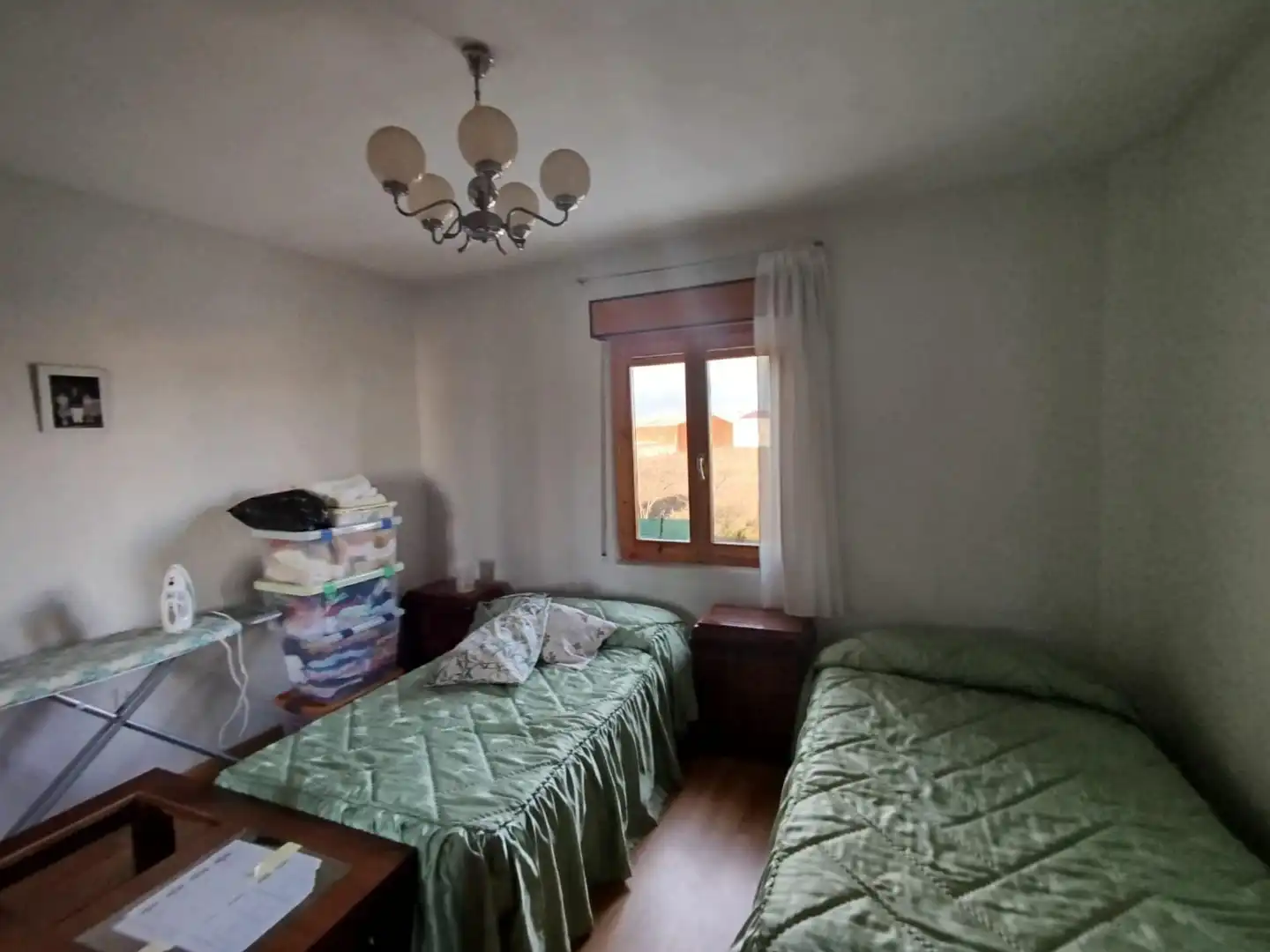 Dormitori de Casa o xalet en venda en Onzonilla amb Calefacció, Jardí privat i Parquet