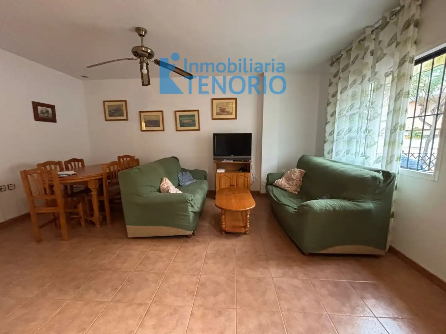 Sala de estar de Casa adosada en venta en Islantilla con Terraza y Piscina comunitaria