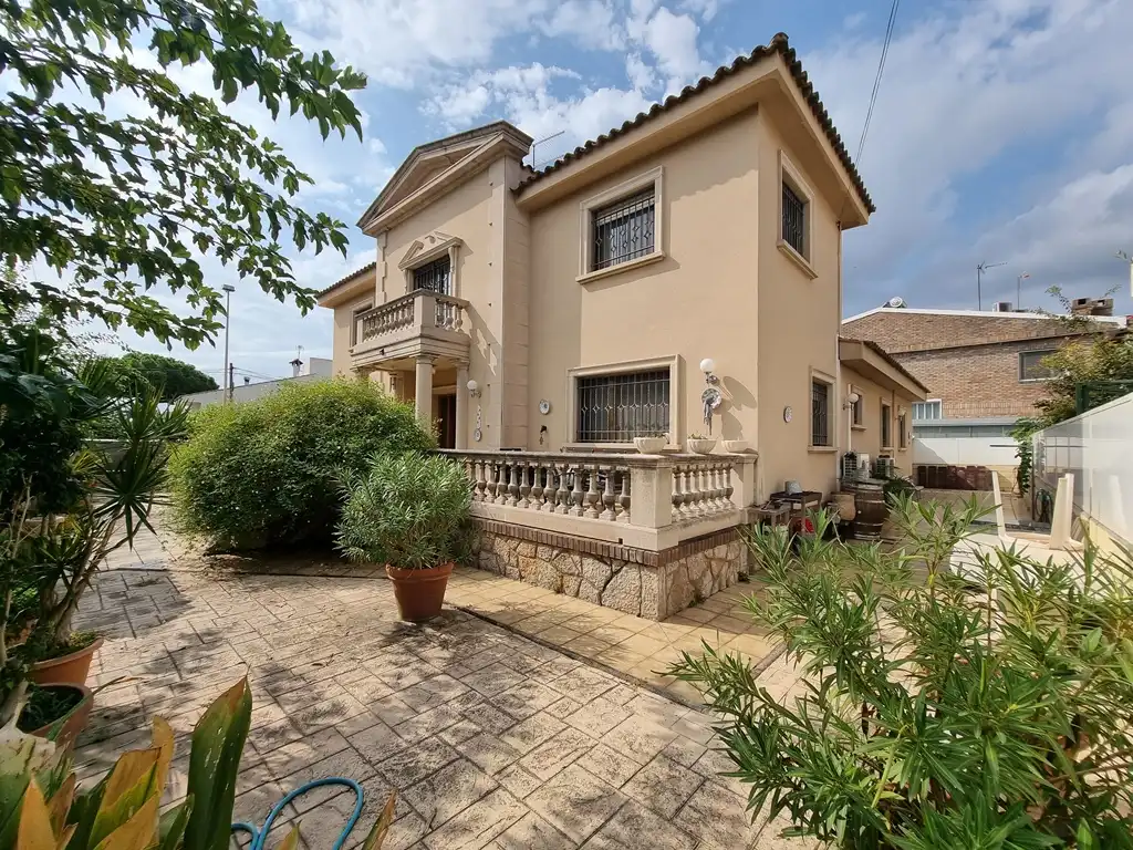 Exterior view of Houses for sale in Vilafortuny - Cap de Sant Pere