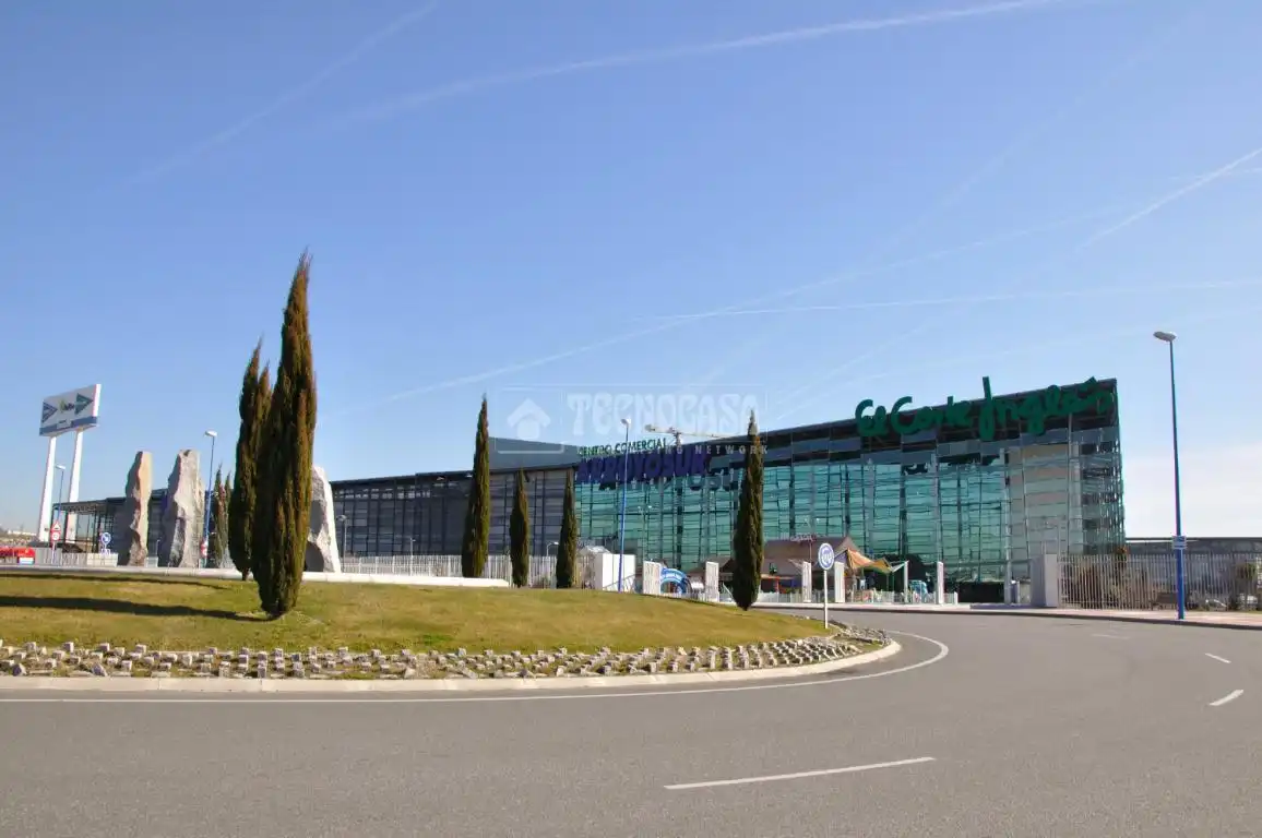Exterior view of Commercial properties for sale in Fuenlabrada  with Air Conditioner and Alarm
