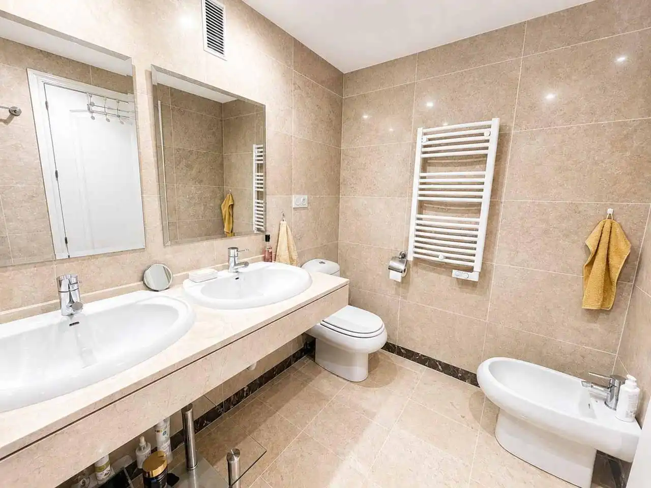 Baño de Apartamento en venta en Manilva con Aire acondicionado, Calefacción y Terraza