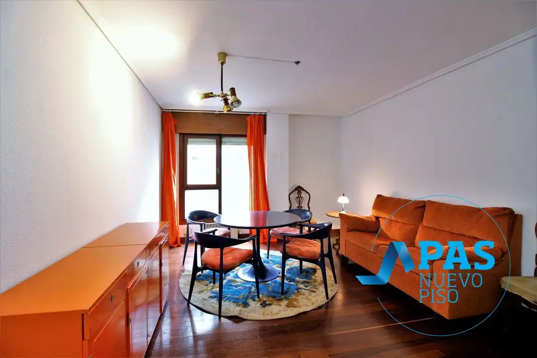 Wohnzimmer von Wohnung zum Verkauf in Santander mit Heizung