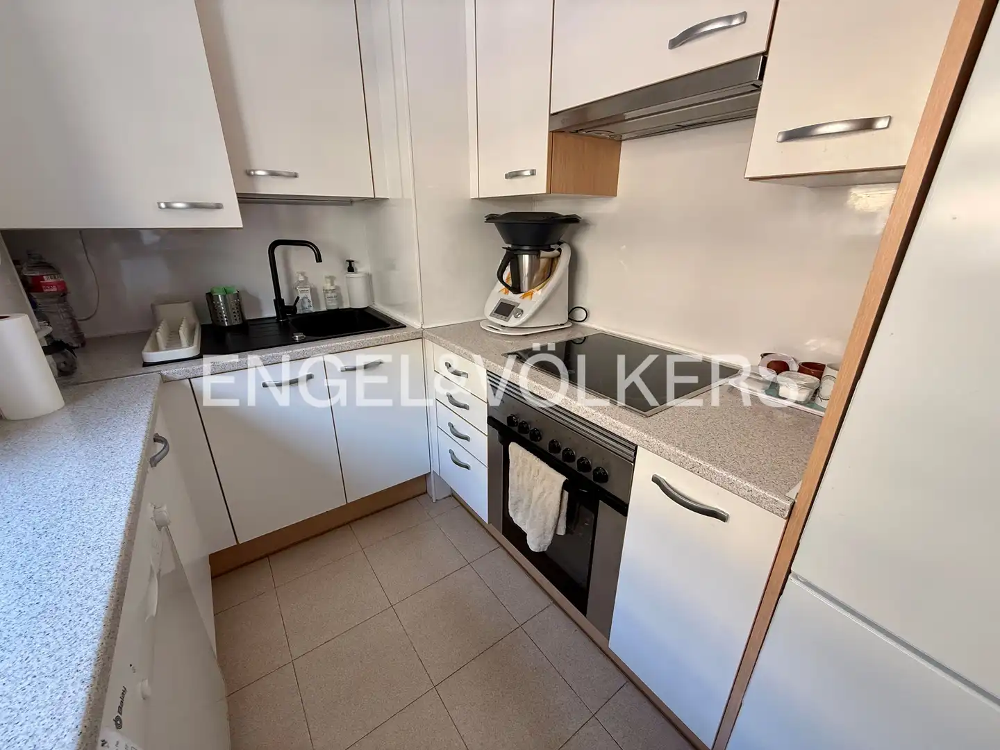 Cocina de Piso de alquiler en Madrid con Calefacción, Parquet y Piscina