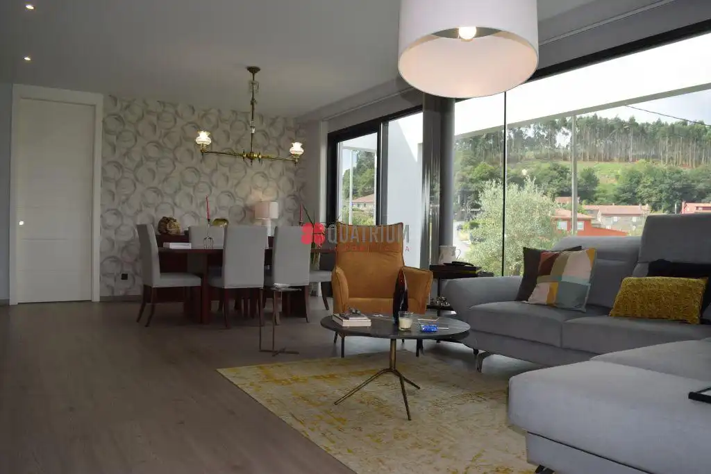 Sala d'estar de Casa o xalet en venda en Teo amb Calefacció, Jardí privat i Terrassa