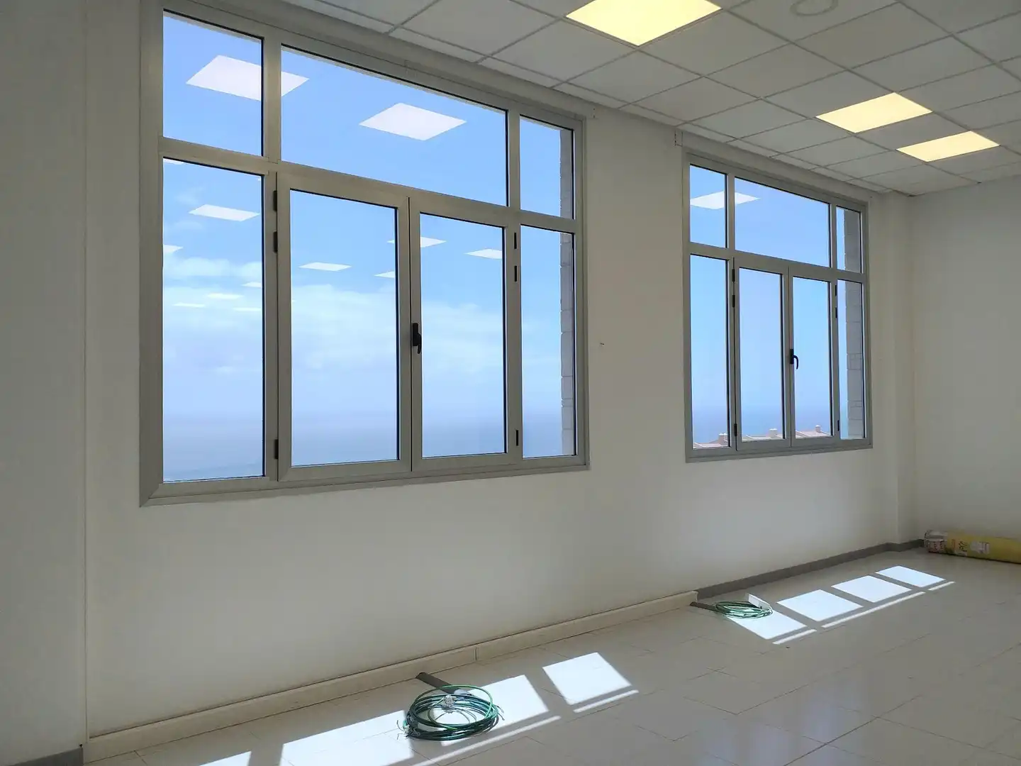 Office for rent in Acorán