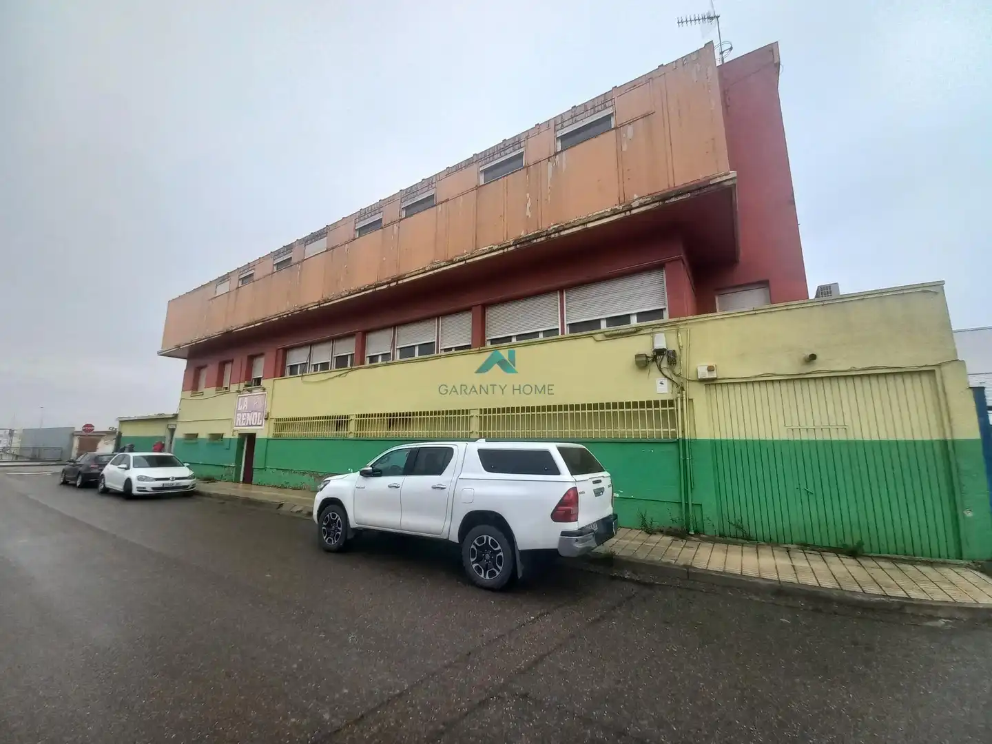Vista exterior de Edifici en venda en Tudela