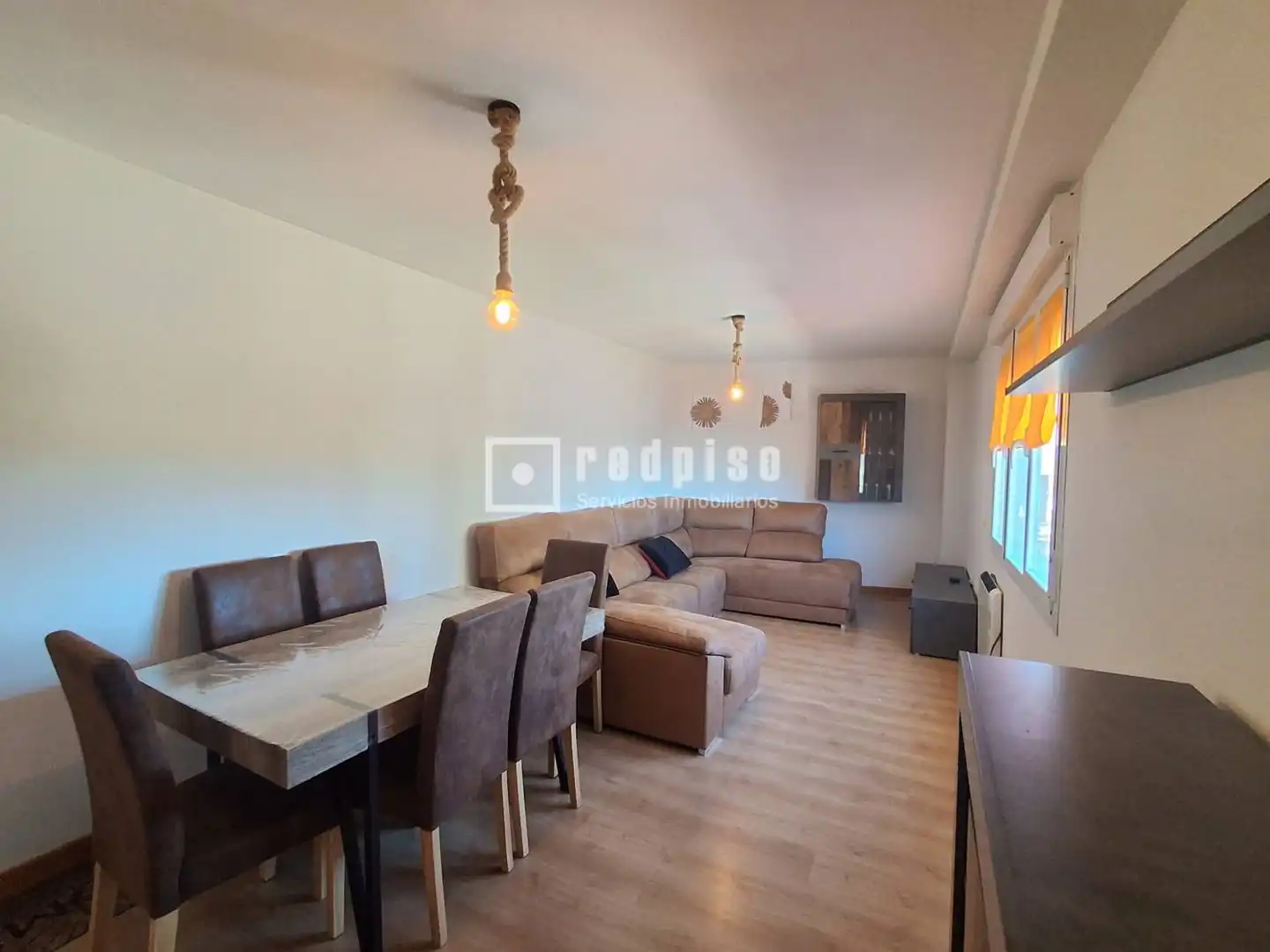 Sala de estar de Piso en venta en Huecas con Calefacción, Trastero y Amueblado