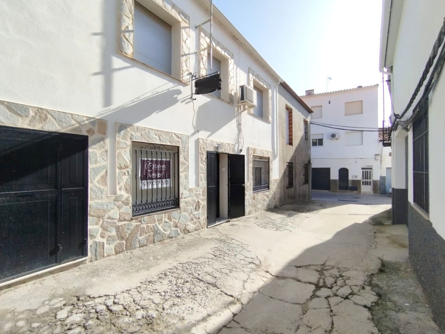 Vista exterior de Casa adosada en venda en Almaraz