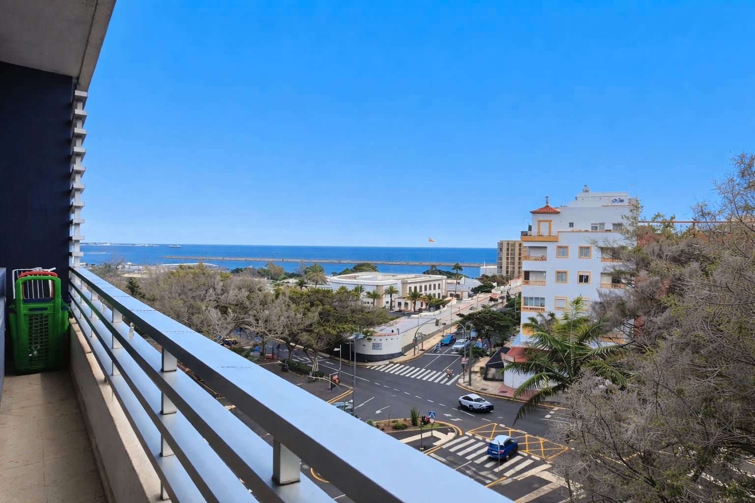 Exterior view of Attic for sale in  Santa Cruz de Tenerife Capital  with Furnished, Balcony and Internet