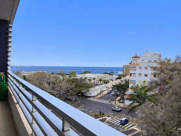 Penthouse mit Balkon zum Verkauf in Rambla de Santa Cruz 143