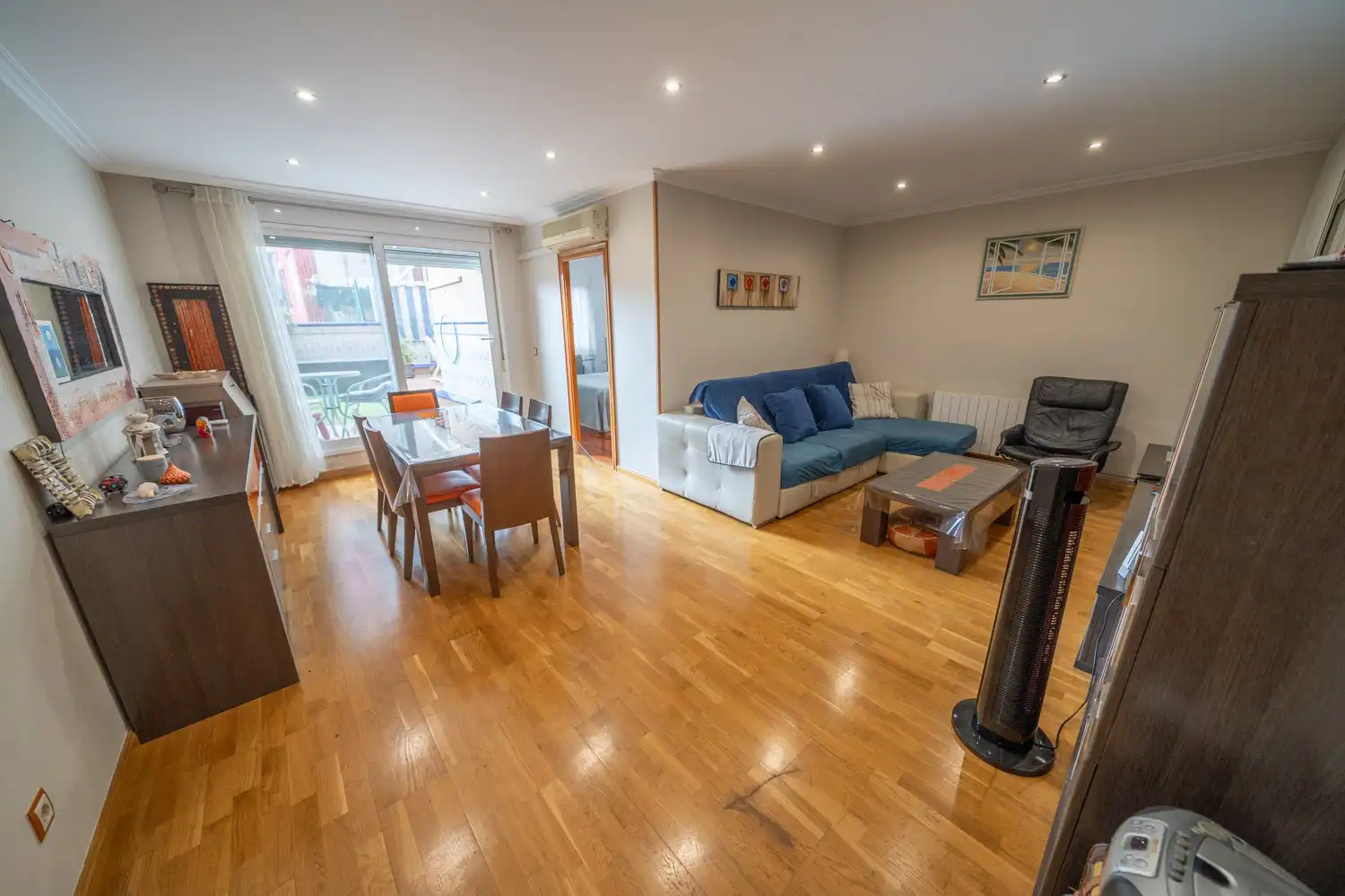 Living room of Flat for sale in Santa Coloma de Gramenet  with Air Conditioner, Heating and Terrace