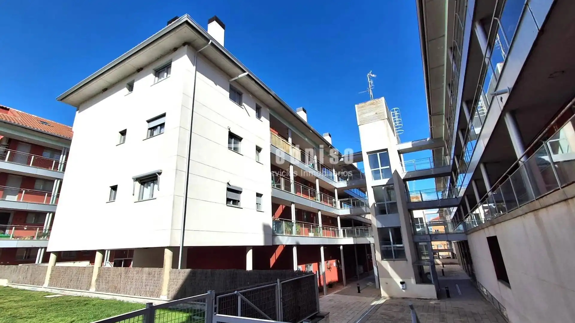 Exterior view of Duplex for sale in Navalcarnero  with Air Conditioner, Heating and Private garden