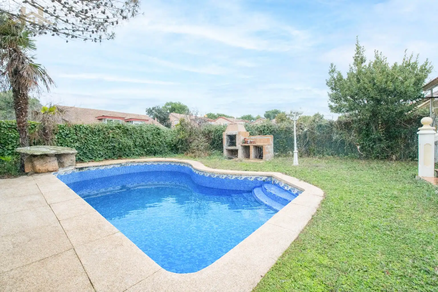 Piscina de Casa adosada en venda en Villaviciosa de Odón amb Calefacció, Jardí privat i Terrassa
