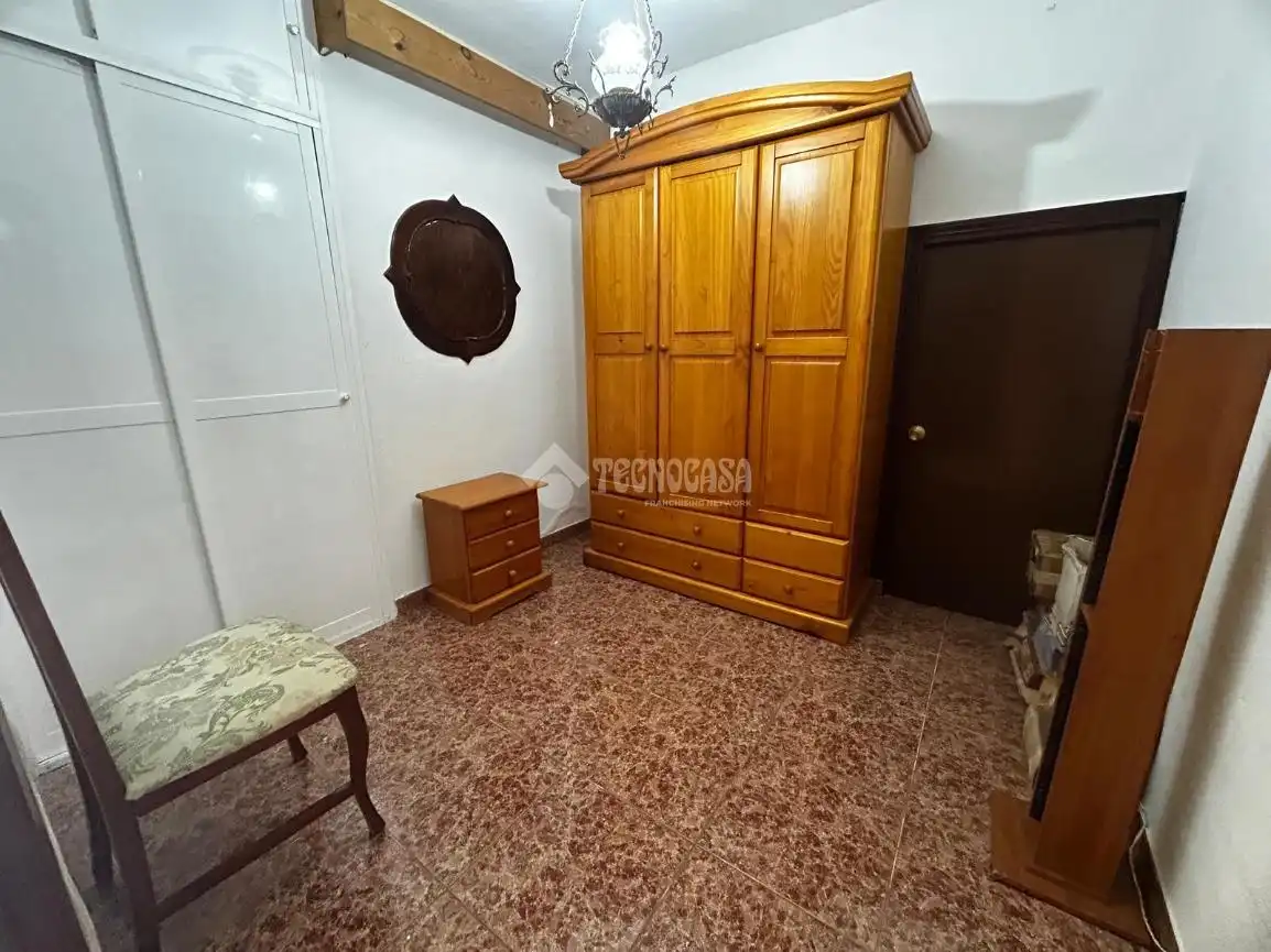 Dormitori de Casa adosada en venda en La Rinconada amb Aire condicionat i Calefacció