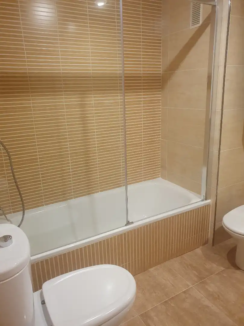 Bany de Àtic en venda en Roquetas de Mar amb Aire condicionat, Calefacció i Terrassa