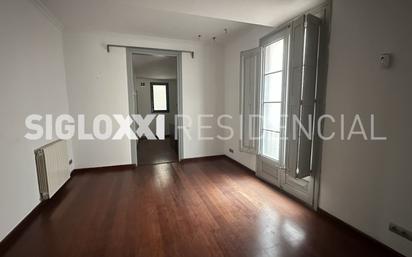 Living room of Flat for sale in  Barcelona Capital  with Balcony