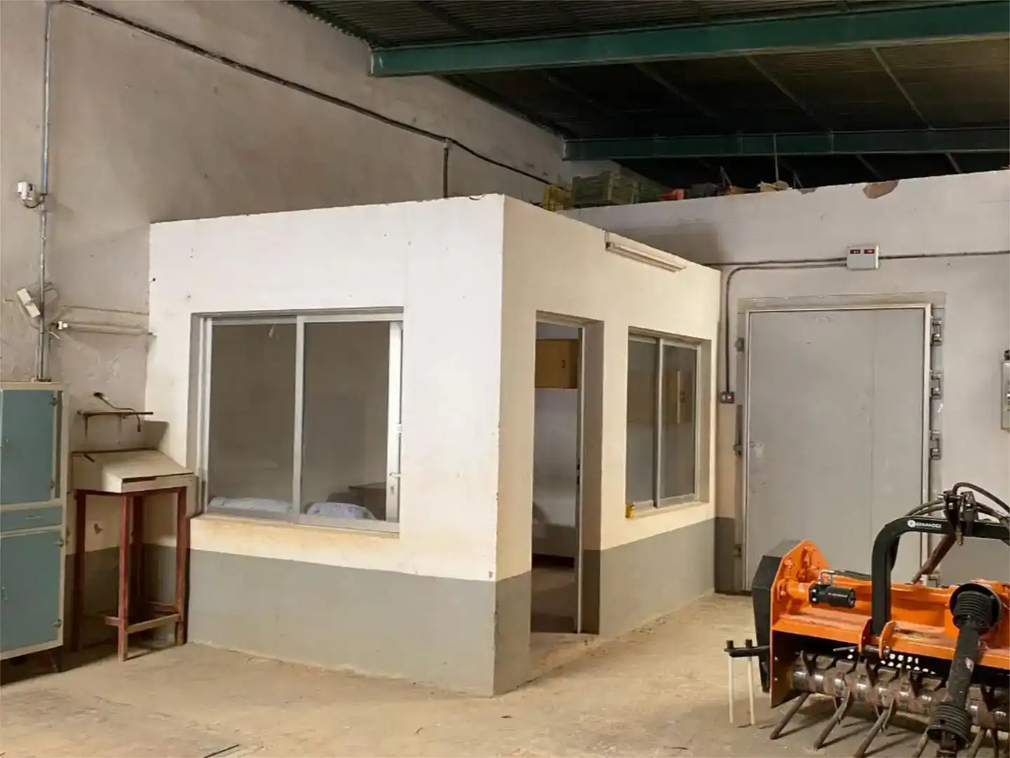 Exterior view of Industrial buildings for sale in Iniesta